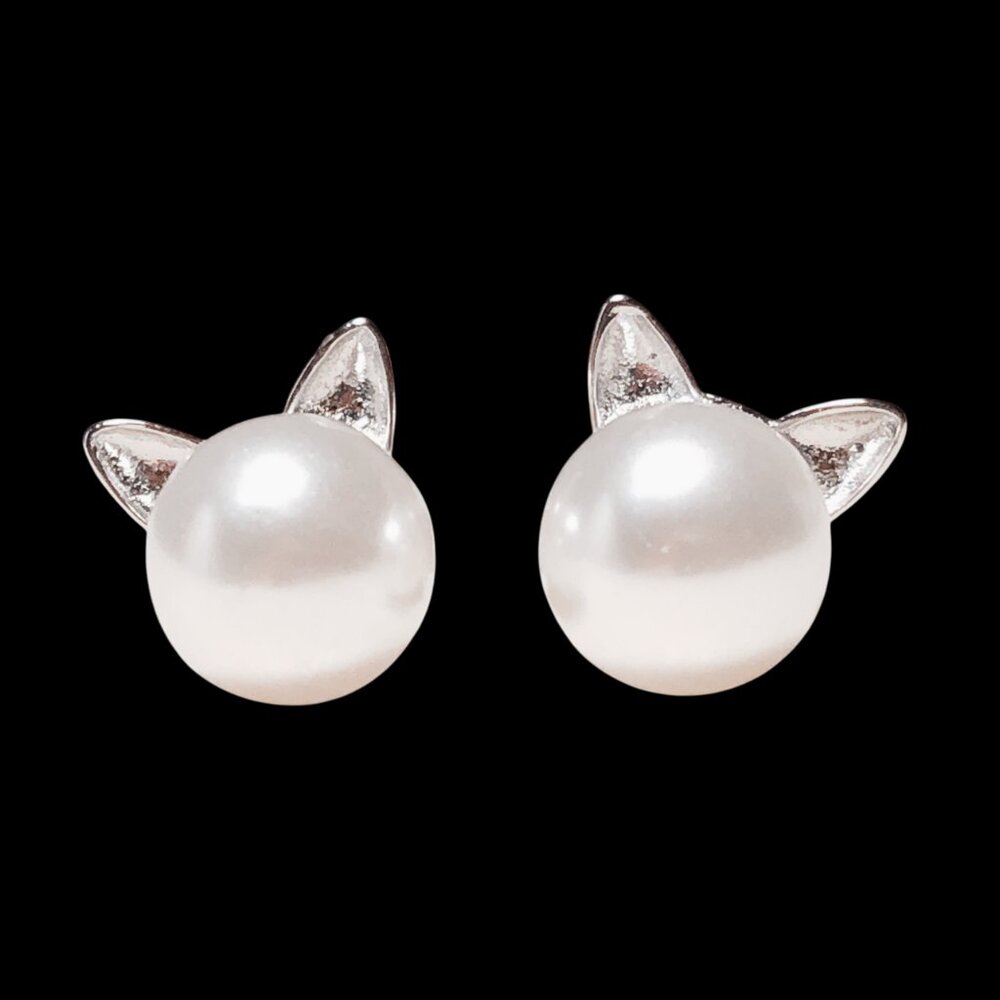 Adorable Pearl Cat Earrings